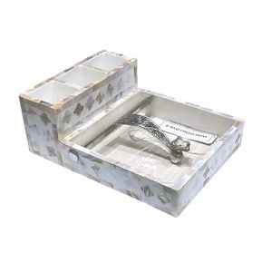 Porte-serviettes en bois et en résine de qualité supérieure avec porte-couverts pour les paramètres de table élégants pour les salles à manger à vendre - Product Image 1