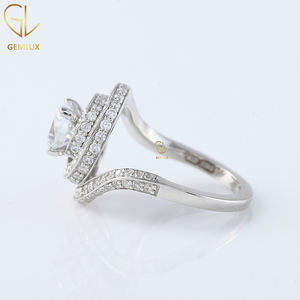 Anillo de derivación de remolino de nuevo diseño, anillo de compromiso de diamante de moissanita de corte redondo de 1,5 CT, anillo de bodas de doble halo de oro blanco de 14K - Product Image 5