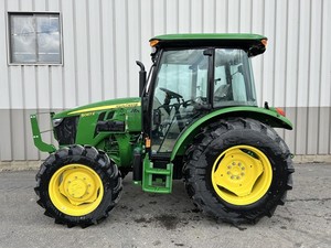 2024 Johnn Deere 5067E Mini Tractor 4WD Rueda 160HP Potencia nominal 4x4 Tipo de accionamiento para uso agrícola - Product Image 2