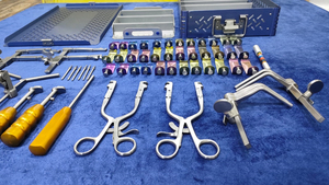 82 PCS Juego de instrumentos de cirugía plástica Fuente de alimentación manual Kit quirúrgico integral para dispositivos y suministros médicos - Product Image 3