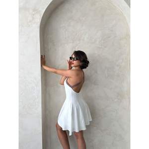 Robe de cocktail rayée sans manches - Product Image 2