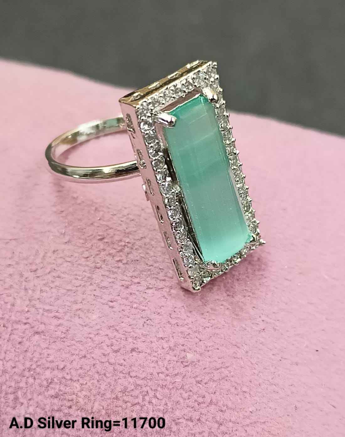 สีเขียว