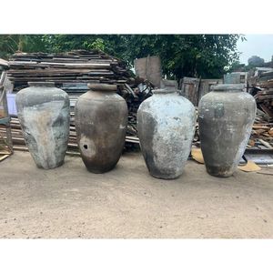 Pot de fleurs suspendu unique en terre cuite rustique émaillée de couleur brun antique, de grande taille (2,5 L), de forme ovale, écologique, pour la plantation en extérieur - Product Image 1