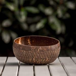 ชามเสิร์ฟแบบใช้แล้วทิ้ง ทำจากกะลามะพร้าว ผลิตด้วยมือจากอินเดีย เป็นมิตรกับสิ่งแวดล้อม เหมาะสำหรับใช้ในบ้าน ตั้งแคมป์ และงานต่างๆ - Product Image 3