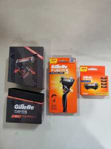 Smooth Shaving Blade Razor <b>Kit</b> with 1 Handle and 4 Cartridges for <b>Men's</b> <b>Grooming</b> Available for Export and Wholesale Use - Product Image 6