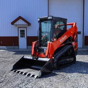 รถตักดิน Kubota SVL75-3 ดีเซล แบบตีนตะขาบ ใช้งานง่าย กำลัง 75 กิโลวัตต์ พร้อมระบบ Enerpac รับประกัน 3 ปี เหมาะสำหรับงานก่อสร้างในฟาร์ม - Product Image 1