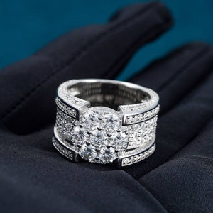 Anillo de diamante de eternidad de plata 925 certificado IGI con piedra de moissanita VVS exclusivo para mujeres para bodas y fiestas - Product Image 3