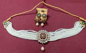 Ensemble de bijoux AD élégant pour femmes Combo de colliers et boucles d'oreilles indiens éblouissants pour mariages, fêtes et événements culturels - Product Image 5