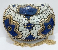Sacs à main en métal tendance pour femmes, nouvelle collection, design élégant, à porter en bandoulière pour les soirées, GC-BG-365, disponibles au meilleur prix en provenance d'Inde.