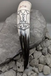 Corne à boire Viking Forme circulaire de conception sculptée avec bords arrondis pour restaurant de bureau à domicile - Product Image 2