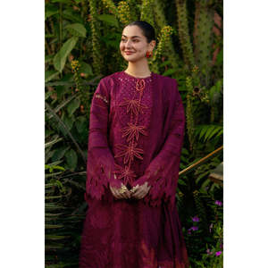 Conjunto Rang Rasiya de 3 Piezas: Camisa de Chikan Bordada con Dupatta de Malla Khaddi y Pantalones Bordados BIC-4885 Hechos de Tela de Chifón - Product Image 6