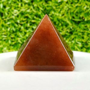 Pirámide de Aventurina Roja Natural de 40 mm para la Confianza, la Motivación y la Energía Positiva - Product Image 3