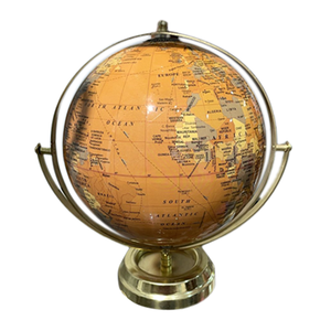 Globo metálico de inspiración mundial con acabado de bronce envejecido y detalles artesanales para un estudio elegante o una decoración de Mesa Ejecutiva - Product Image 6