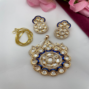 Conjunto de colgante de Polki tradicional de calidad superior con pendientes a juego para mujeres y niñas Ideal para ropa informal y formal - Product Image 1