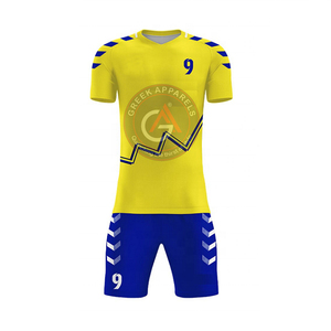 Ensemble d'uniformes de football imprimés par sublimation personnalisés Vêtements de sport pour hommes uniformes de football de la meilleure qualité du Pakistan - Product Image 2