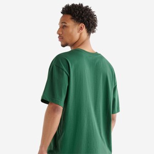 T-shirt graphique élégant pour hommes-Designs tendance avec coupe confortable, idéal pour les tenues décontractées et l'utilisation quotidienne - Product Image 3