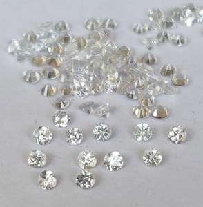 Saphir blanc chauffant naturel 4mm rond brillant coupe à facettes superbe qualité - Product Image 1