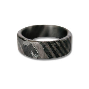 Anillo de Acero de Damasco para Hombre, Acabado Oscuro Elegante con Textura Tradicional Forjada, Anillo de Acero de Damasco Hecho a Mano - Product Image 1
