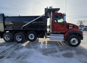 Prêt à être expédié : Camion benne d'occasion Western Star 47X 2021-2022, moteur Detroit 525HP, boîte automatique, à vendre dans le monde entier - Product Image 3