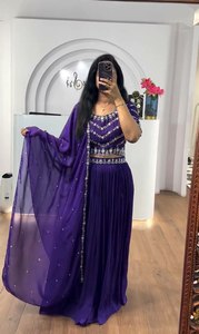 ชุดชอลีเจ้าสาวผ้าไหมชิโนนสไตล์วัฒนธรรมกุจารัต งานปักมุกและหินหลากหลายแบบ สำหรับเทศกาลนาวรัตรี น้ำหนักเบา ตัดเย็บตามสั่ง - Product Image 4