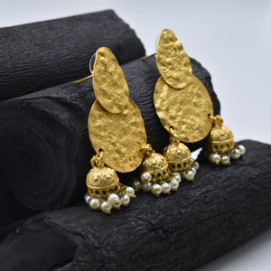 Pendientes circulares de latón de la mejor calidad, cuentas de perlas Kundan jhumki, joyería de tendencia al por mayor, pendientes redondos chapados en oro para damas - Product Image 4