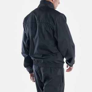 2025 Venta caliente Streetwear Windbreaker Chándal Set Nuevo diseño Nylon Chándales de invierno para hombres OEM Servicio personalizado - Product Image 6