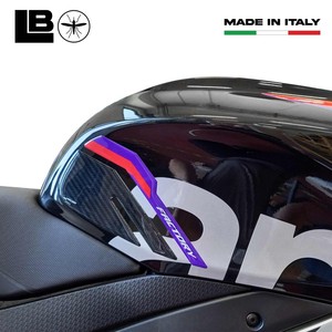 Adesivi e Protezioni Laterali Serbatoio per Aprilia Tuono V4 RSV4 Factory 2023, Compatibili con i Modelli 2023 - Product Image 3
