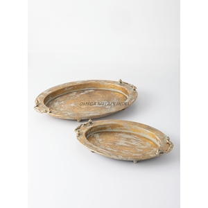 Plateau de service ovale en or luxueux avec finition texturée unique et design élégant, parfait pour présenter des objets décoratifs - Product Image 5