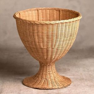 Cuenco para servir de ratán texturizado natural diseñado para la decoración moderna del comedor del estilo bohemio o costero de la granja - Product Image 1