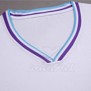 Ensembles d'uniformes de basket-ball personnalisables en gros maillots et shorts respirants avec logo de l'équipe pour la technique imprimée des équipes scolaires - Product Image 4