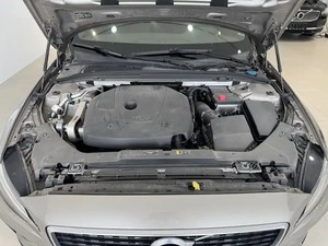 โปรโมชั่นร้อนแรงสำหรับ Volvo S60 T4 Inscription Sport ปี 2022 แบบ 4 ประตู 5 ที่นั่ง เกียร์อัตโนมัติ เบาะหนัง น้ำมันดีเซล พวงมาลัยซ้าย - Product Image 4