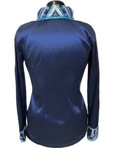 Camisa Cowgirl Western Show hecha a mano en azul marino impresa en tela de tafetán elástico para uso ecuestre - Product Image 6