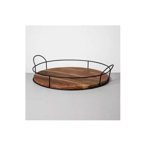 Compre bandejas de servicio de madera con forma redonda y mango de metal Bandejas DE SERVICIO DE ESTILO lujoso para la venta por exportadores - Product Image 1