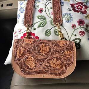 กระเป๋าสะพายไหล่หนังวัวแท้สไตล์คลาสสิกอุปกรณ์มือช่างหรูหราพร้อมกระเป๋าเงินย้อนยุคแนววินเทจ - Product Image 5