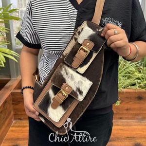 Nuevo Bolso bandolera de cuero de vaca personalizable para hombres y mujeres, bolso de pecho para exteriores, bolsos de hombro de viaje de ocio multifuncionales - Product Image 1