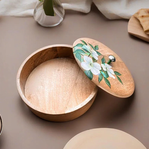 Boîte à chapati traditionnelle en bois isolé avec une finition lisse et polie et une poignée à bouton facile à soulever, disponible au prix de gros - Product Image 3