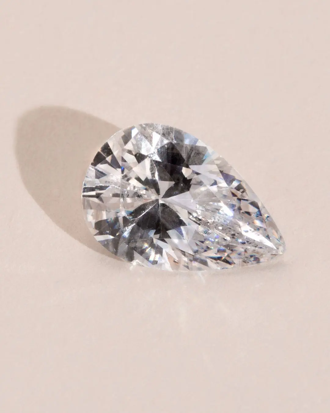 優れたブリリアントペアカット1〜5 Ct E VS1ラボHPHTVVDダイヤモンドラボ成長したルーズストーンラボ作成されたエンゲージリング用ダイヤモンド