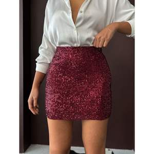 Jupes mini à paillettes pour femmes Topshow, élégantes pour les soirées et les fêtes - Vente en gros - Product Image 6