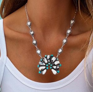 สร้อยคอ naja ทำด้วยมือเครื่องประดับเงินสร้อยคอจี้มินิมอลที่สวยงามสวมใส่ได้ทุกวันของขวัญอมตะสำหรับเธอ - Product Image 1