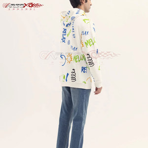 Pull à capuche Basics pour hommes avec impression sur le devant et tissu durable pour un confort toute la journée Sweat à capuche Modern Print Basics pour hommes - Product Image 4