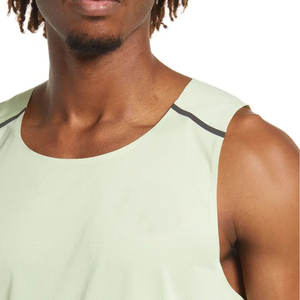 Camiseta sin mangas transpirable ajustada para hombre, camiseta sin mangas de poliéster de secado rápido para entrenamiento, correr y entrenar, camiseta sin mangas para hombre - Product Image 4