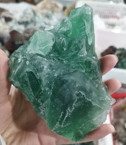 थोक प्राकृतिक क्रिस्टल नक्काशीदार हरे फ्लोरिट रॉक क्वार्ट्ज क्रिस्टल ट्रॉफी उपचार पत्थर - Product Image 2