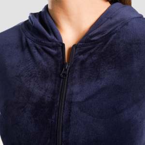 เสื้อฮู้ดสีกรมท่า Swift Flow ผ้ากำมะหยี่ระบายอากาศได้ดี ทรงปกติ - Product Image 5