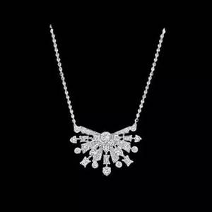 Collier chaîne cubaine avec pendentif en moissanite plaqué or 16 carats, motif floral élégant, style hip-hop glacé, cadeau unisexe - Product Image 2