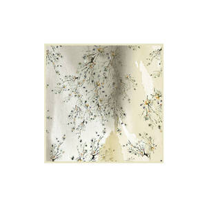 ผ้าพันคอลายดอกไม้ผ้าทอลายทแยงโพลีเอสเตอร์สีขาวนวล - Product Image 1