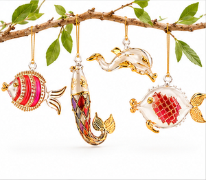 Ornements de Noël en forme de dauphin égyptien, décoratifs, peints à la main, colorés, dorés - Product Image 1