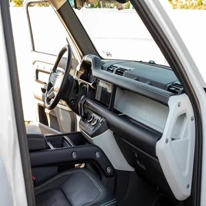 Land Rover Defender 110 2020 Extremadamente Limpio, Volante a la Izquierda, Asientos de Cuero de Lujo, Techo Solar Panorámico, Cámara Trasera de 360°, Listo para Enviar - Product Image 3