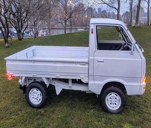 Offre promotionnelle : Suzuki Carry Truck 4x4 de 1984, véhicule d'occasion, faible kilométrage - Product Image 1