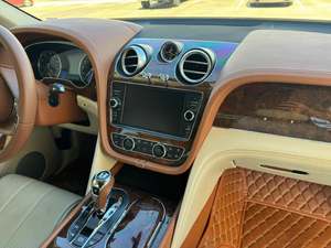 BENTLEY BENTAYGA W12 USADO CON TÍTULO LIMPIO, TRACCIÓN EN LAS CUATRO RUEDAS, VOLANTE A LA IZQUIERDA, 1-25000 MILLAS, 2018, LISTO PARA ENVIAR, ENTREGA A DOMICILIO - Product Image 4