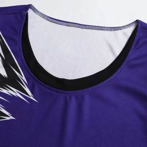 Uniforme de basket-ball imprimé avec nom d'équipe, livraison rapide, fabricant en gros, uniforme de basket-ball unisexe en vrac - Product Image 4